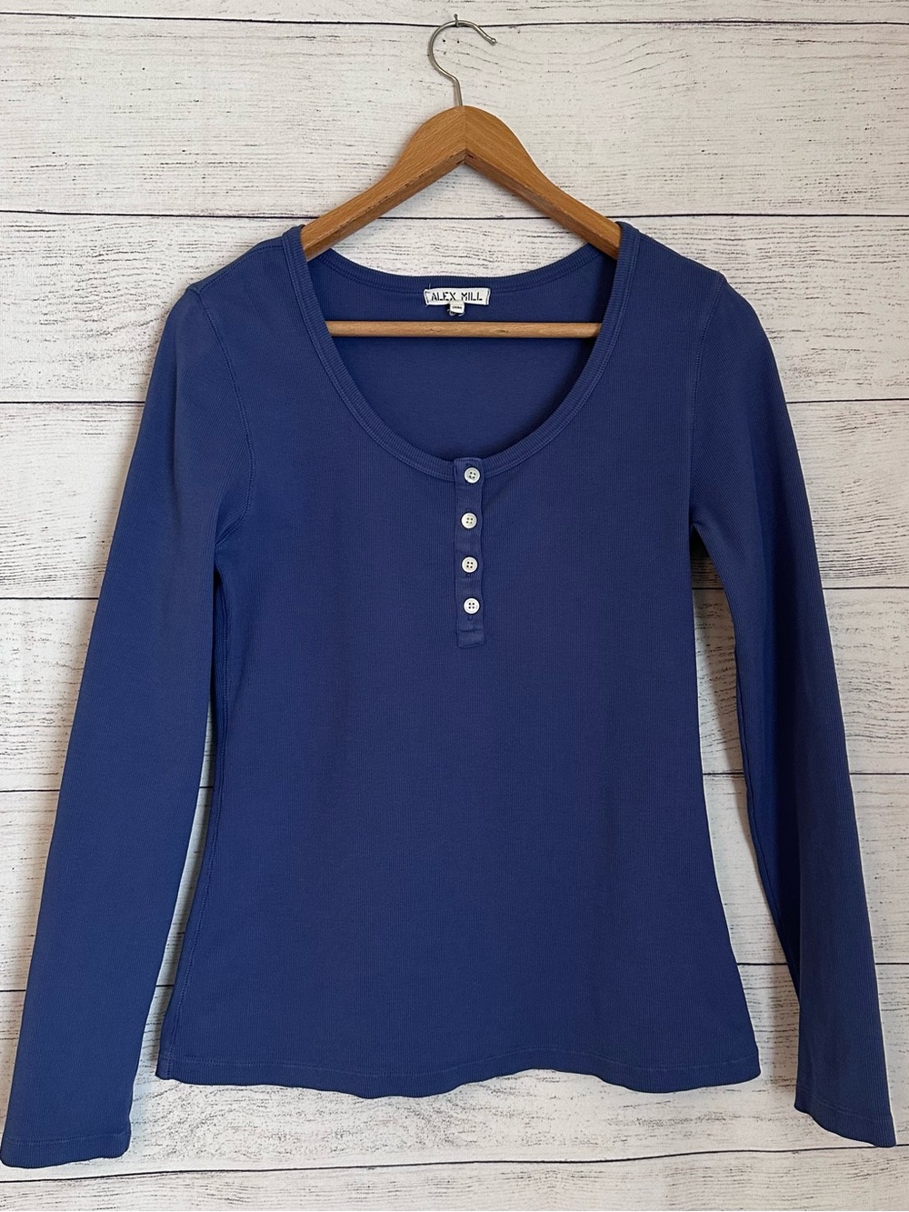 Alex Mill Everyday Long Sleeve Rib Henley
Top.
